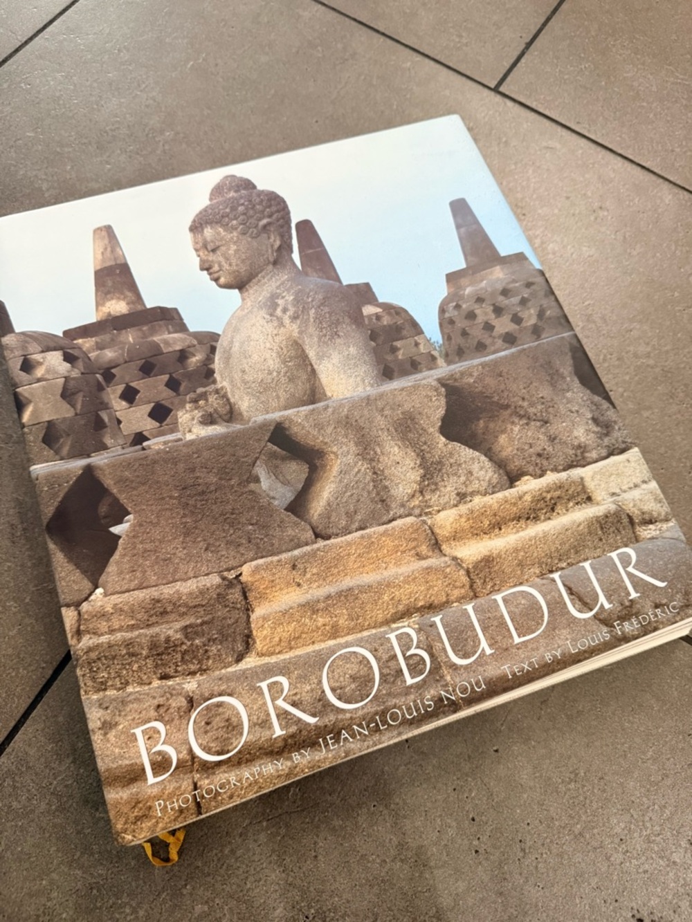BOROBUDUR Coffee Table Book - Stone Temple Photography - Picture 1 of 7
